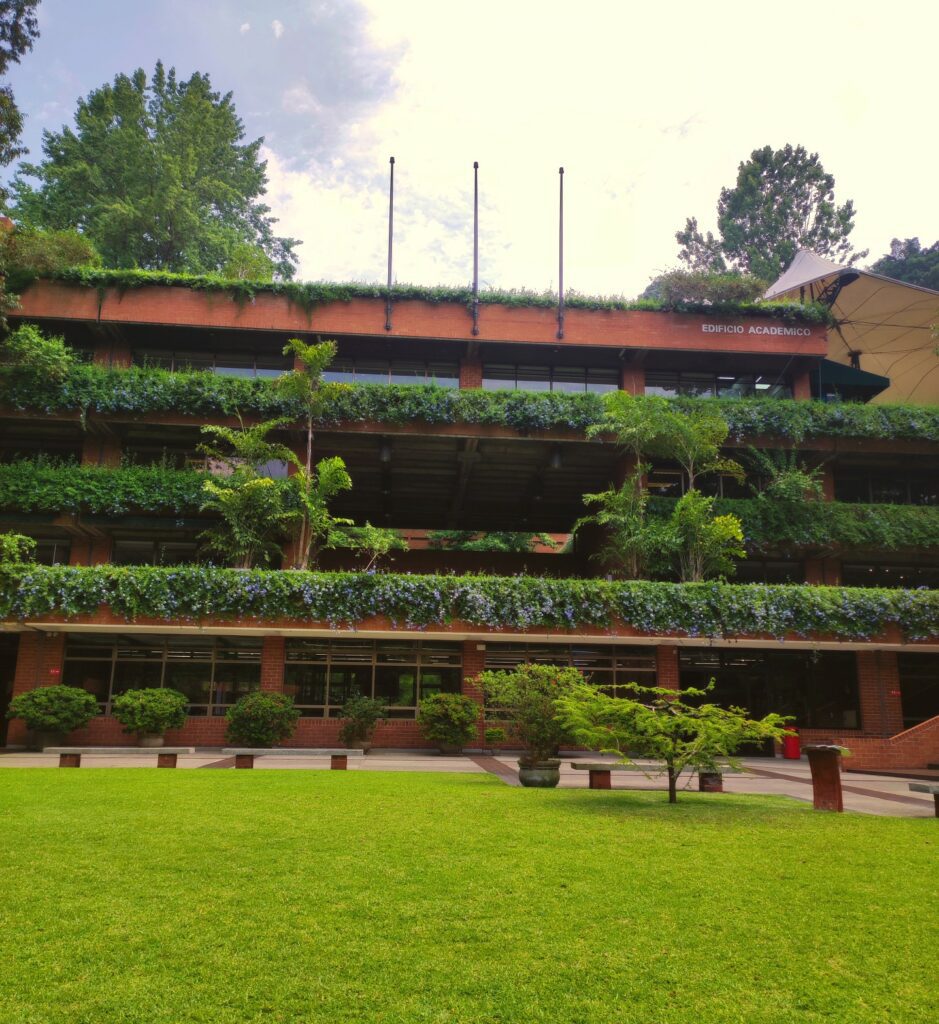 Edificio Académico de Universidad Francisco Marroquín