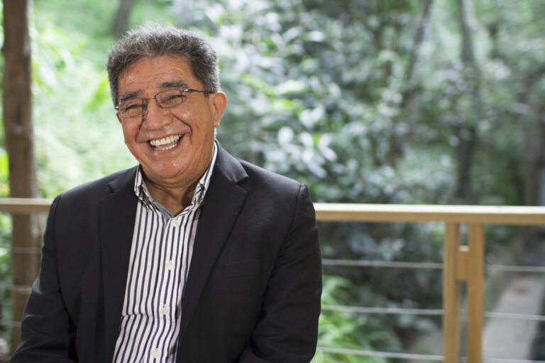 Eduardo Arenas catedrático CPA Eduardo Arenas es contador público y auditor con más de 50 años de ejercicio profesional y 33 de cargo universitario.